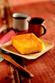 broa de fubá com café